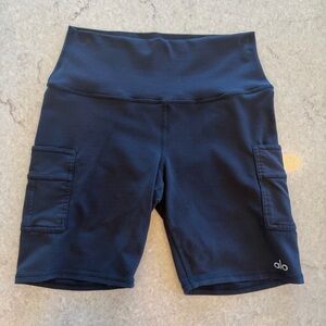 Alo High-Waist Black Cargo Biker Shorts Size Medium